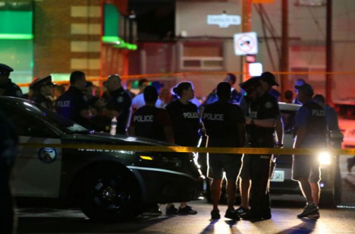 Стрельба в Торонто: 14 человек ранены, одна женщина погибла