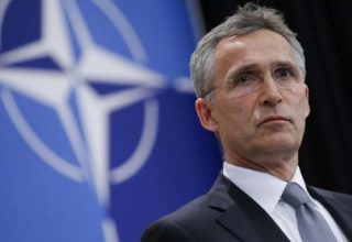 Столтенберг назвал вступление Македонии в НАТО сигналом Грузии, что двери альянса открыты