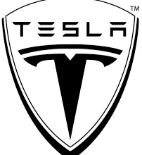 Tesla сокращает сотрудников