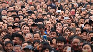 В Китае прогнозируют, что население страны начнет сокращаться в 2027 году