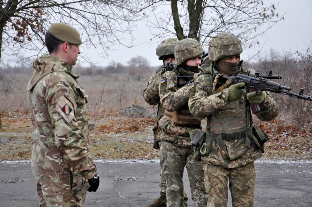 В рамках миссии «ORBITAL» инструкторы начали подготовку украинских пехотинцев