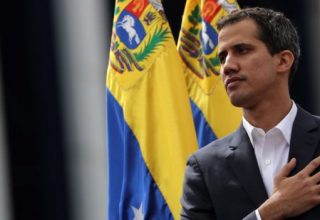 Капитан ВВС Венесуэлы признал Гуайдо временным президентом