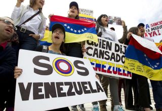 Могерини заявила, что ЕС может ввести новые санкции против Венесуэлы