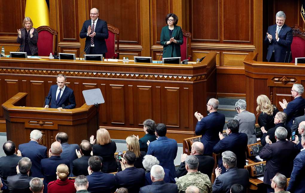 Порошенко подписал закон о закреплении в конституции курса Украины в НАТО и ЕС