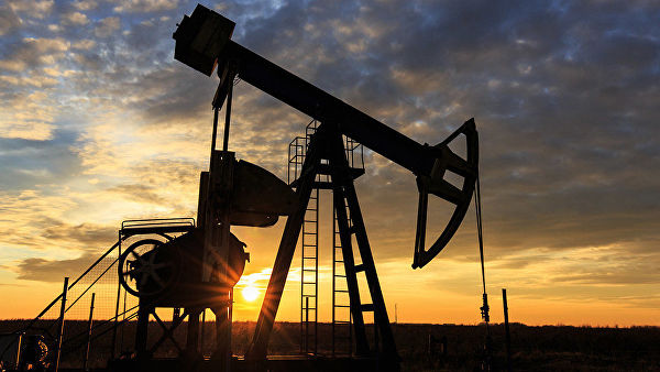 Нефть дорожает на сохранении геополитической напряженности 