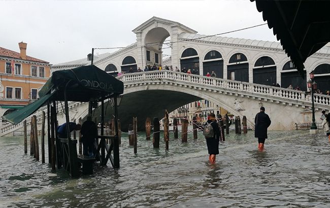 Уровень воды в Венеции после пика наводнения идет на спад