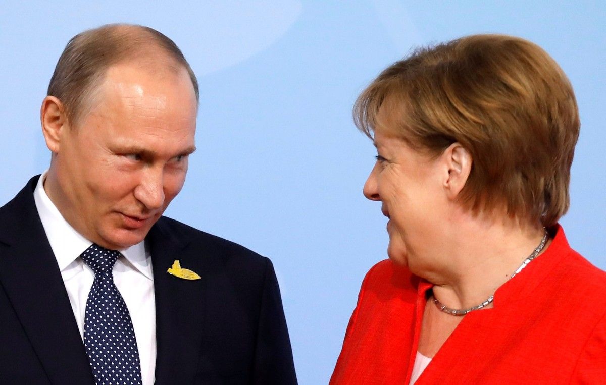 Меркель и Путин обсудили Украину