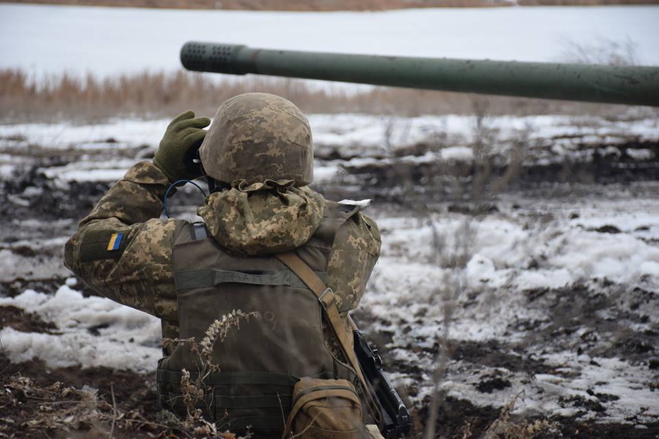 На Донбассе боевики продолжают нарушать режим тишины и нанесли серьезный урон украинской армии