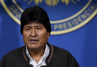Боливия выдаст ордер на арест бывшего президента