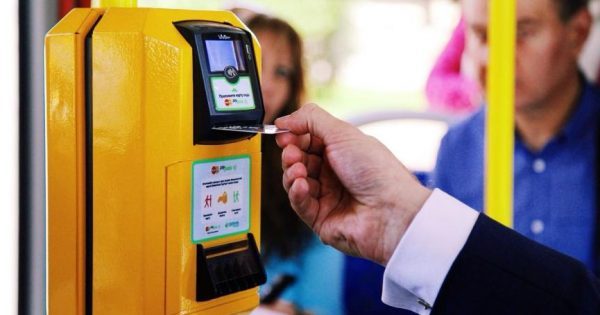 В столице оплату за проезд по банковским картам опять отложили