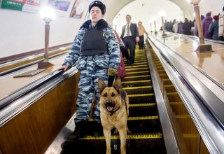 В Москве угрозы минирования получили все станции метро, более 100 школ и детсадов. Киевского «минера» перевезли из СИЗО