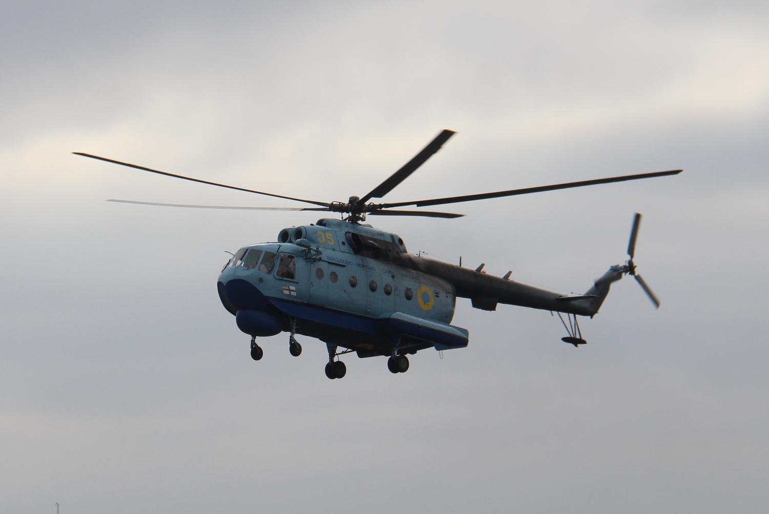 Украинские моряки отогнали корабль разведки ФСБ от украинского побережья