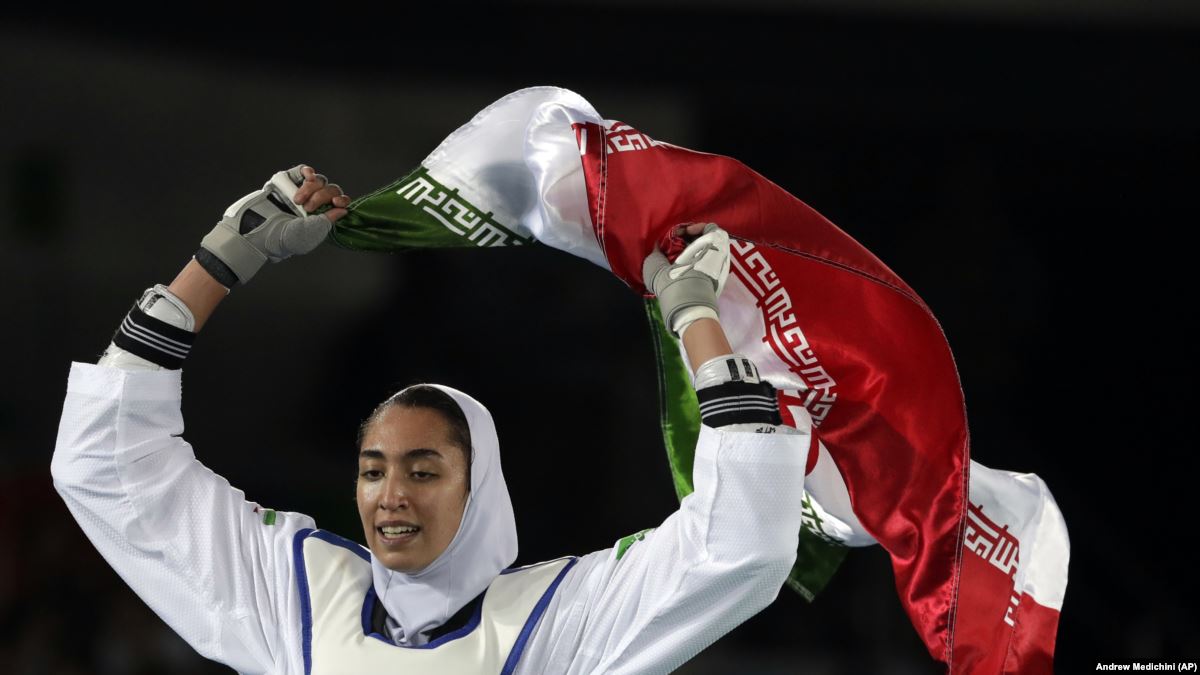 Единственная иранская олимпийская медалистка уехала из страны