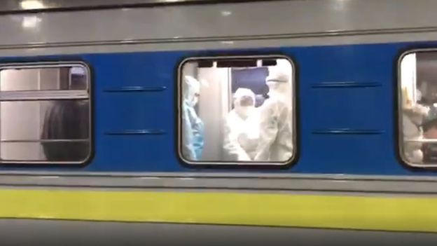 В Киеве из-за коронавируса не выпускают пассажиров поезда из ЭС