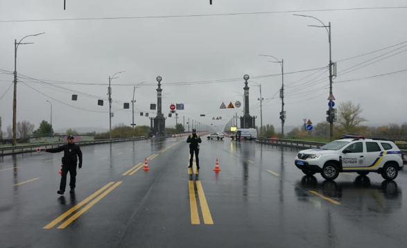 В Киеве «заминировали» мост, пьяного «минера» задержала полиция
