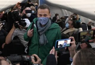 Лидеры ЕС требуют от России немедленно освободить Навального