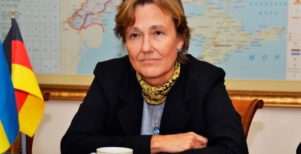 Украинцы не смогут ещё несколько месяцев въезжать на территорию ЕС