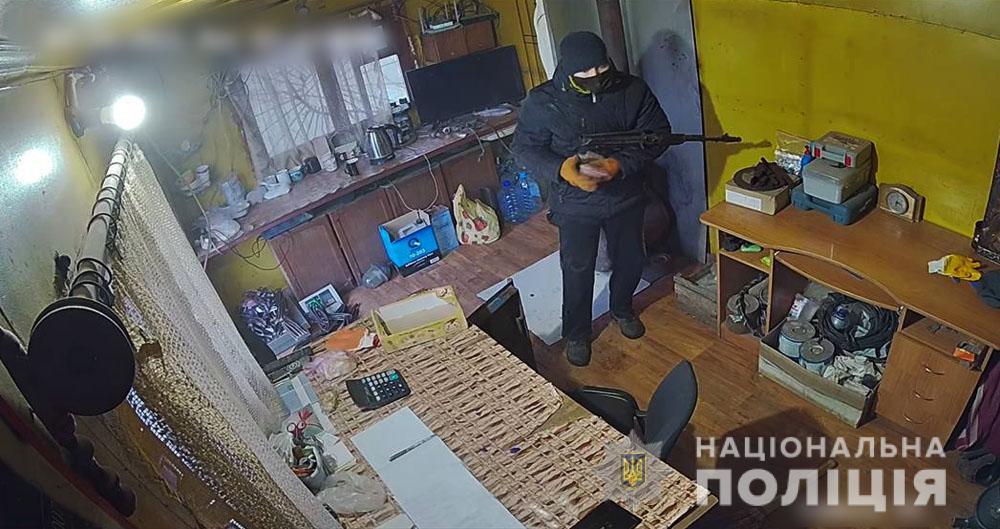 В Донецкой области неизвестный совершил разбойное нападение на пункт приема металлолома