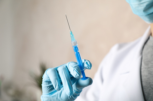 У умершего вакцинированного провизора был обнаружен коронавирус