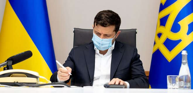 Президент подписал указ о праздновании 25-й годовщины Конституции Украины