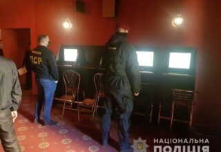 Сотрудники полиции Черкасс пресекли незаконную деятельность подпольного казино