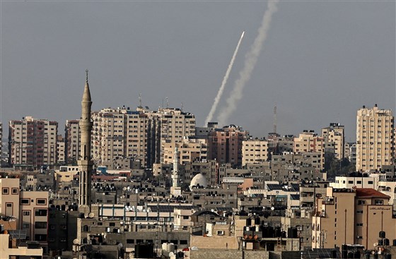 ХАМАС запускает ракеты по Израилю