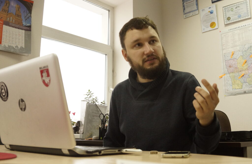 Главного редактора информационного издания «Hrodna life» Алексея Шота задержали прямо перед домом