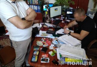 В Житомирской области разоблачены два чиновника исполнительной службы при присвоении денежных средств