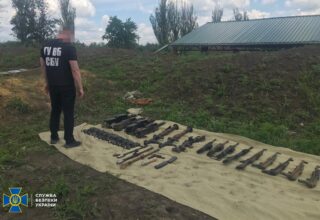 СБУ разоблачила военнослужащих ВСУ на попытке сбыта похищенного оружия из их воинской части