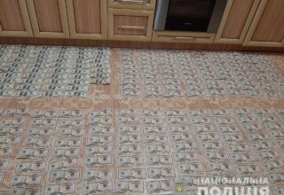 В Ивано-Франковской области полиция задержала мужчину, которого подозревают в сбыте поддельной валюты