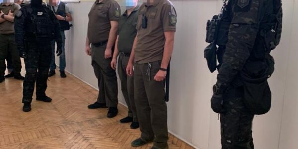 Сотрудники, которые занимались сбытом наркотиков в Киевском СИЗО разоблачены и задержаны: видео