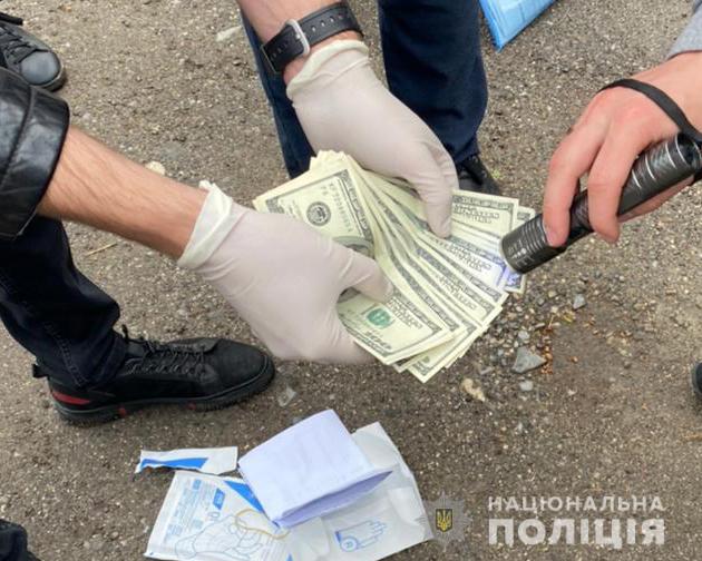 В Тернополе правоохранители задержали заместителя комиссара районного военкомата при получении неправомерной выгоды