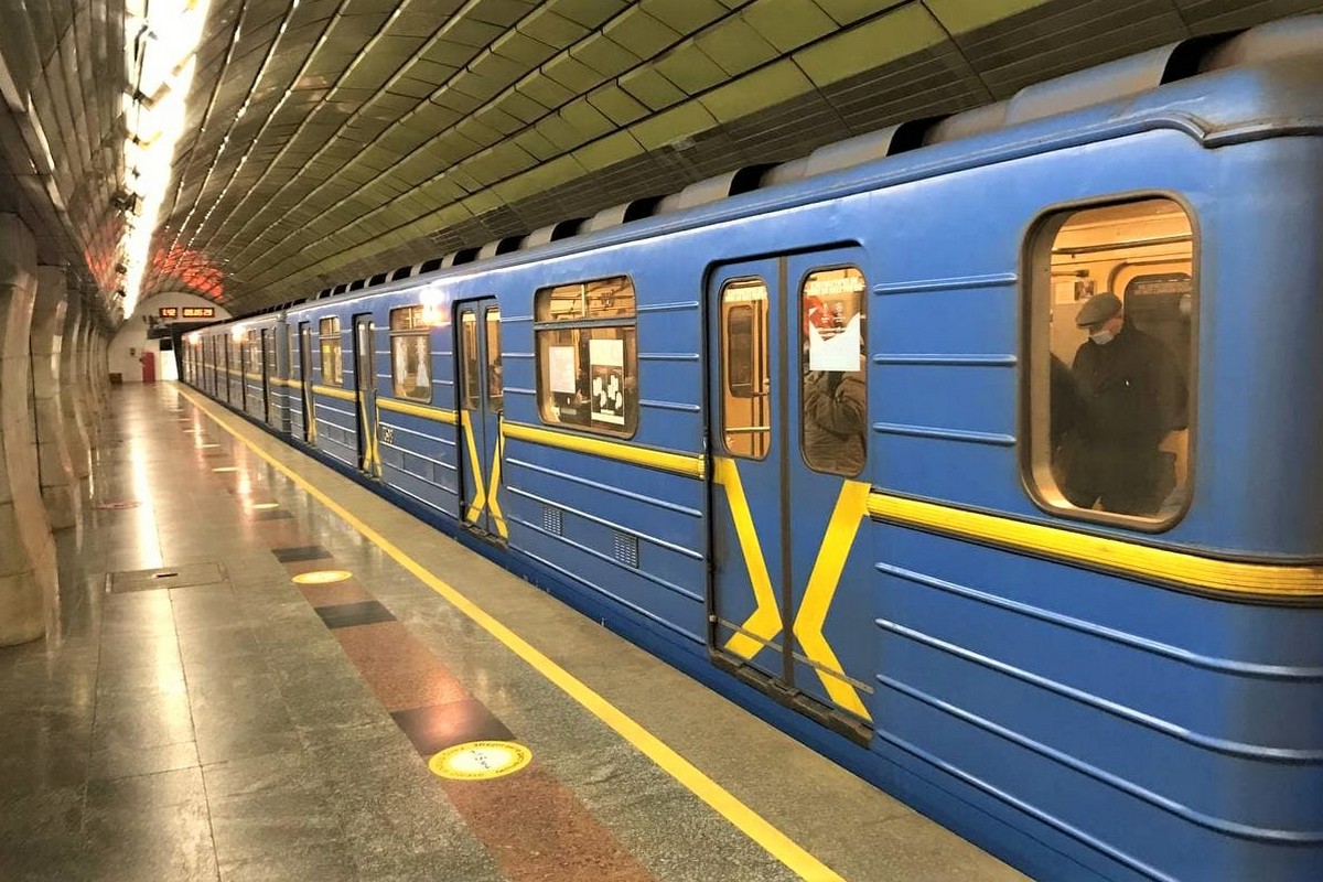 вагоны метро в киеве