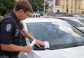 В Киеве с 6 по 16 июля включительно инспекторы не будут штрафовать водителей за задержку оплаты парковки