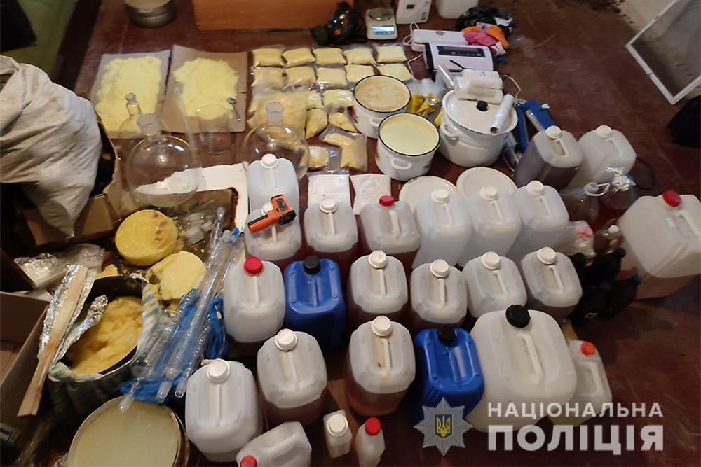На территории Волынской области полицейские задержали организованную преступную наркогруппировку