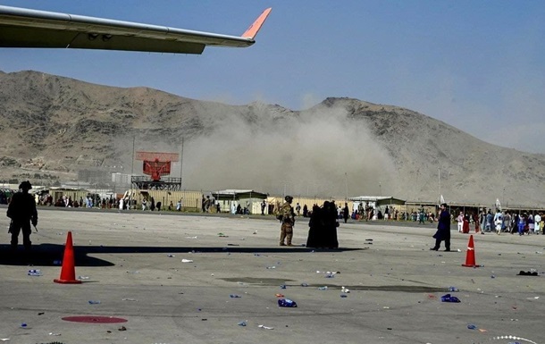 У аэропорта Кабула произошёл взрыв: среди пострадавших граждане США