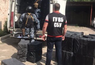СБУ задержала злоумышленников при попытке подкупа сотрудника ведомства, который бы «крышевал» контрабанду из ОРДЛО