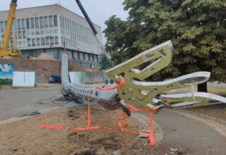 В Херсоне рухнул флагшток, который был установлен к 30-летию независимости Украины