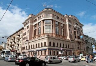 В Киеве продали главный офис ВТБ Банка почти за 300 млн гривен