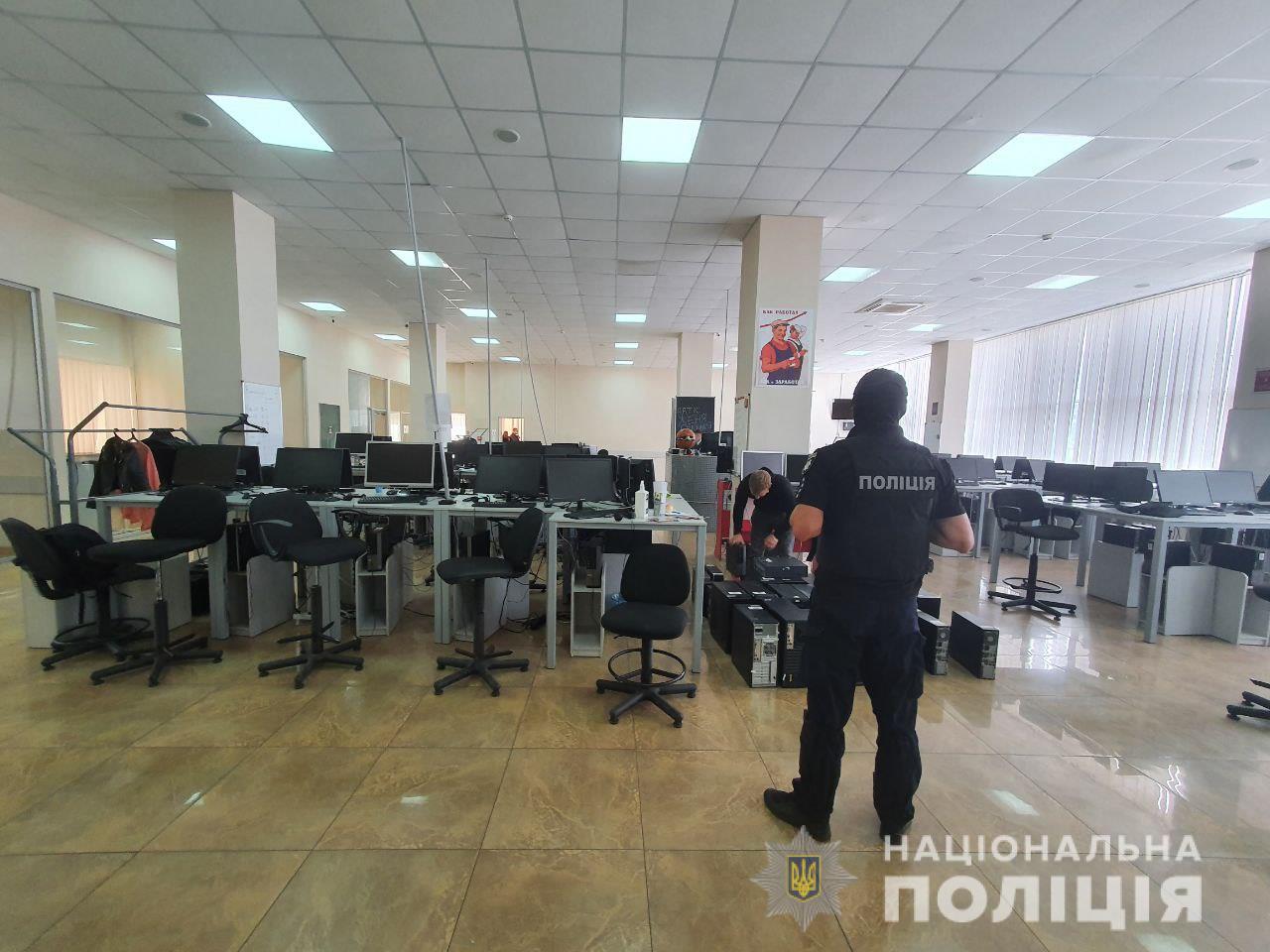 Полиция Харькова в ходе спецоперации прекратила деятельность мошеннических call-центров