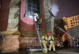 В Киеве сотрудники ГСЧС ликвидировали пожар, который возник в Костеле Святого Николая