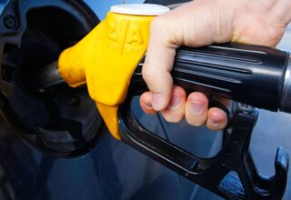 В Ливане продается самый дорогой бензин в мире — исследования