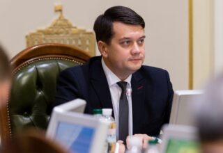 Спикер ВР обратился к правоохранителям касательно слухов о «подкупе» нардепов, чтобы они голосовали за его отставку