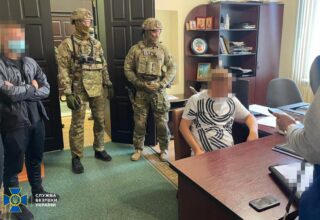 СБУ разоблачила на взятке депутата и других должностных лиц Полтавского горсовета