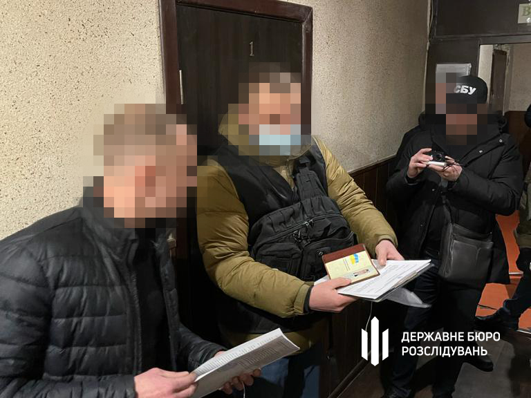 ГБР разоблачило в Днепропетровской банду полицейских-вымогателей