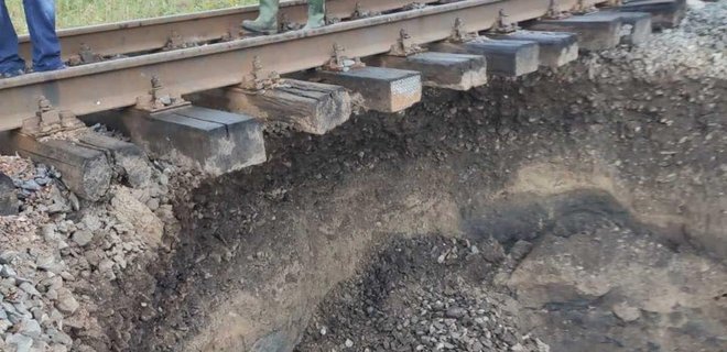 Маршрут поезда Черновцы-Киев изменили — провалился грунт