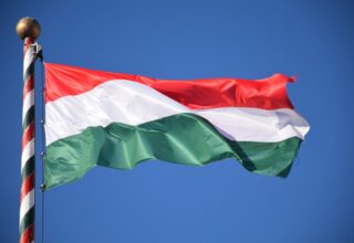 Еврокомиссия рекомендовала приостановить финансирование Венгрии на 7,5 млрд евро