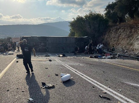 В Израиле автобус столкнулся с двумя автомобилями: десятки пострадавших, есть погибшие