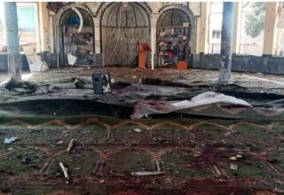В результате теракта в афганской мечети погибло не менее 50 человек