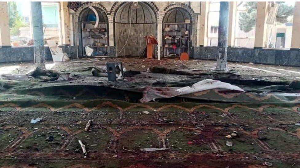 В результате теракта в афганской мечети погибло не менее 50 человек